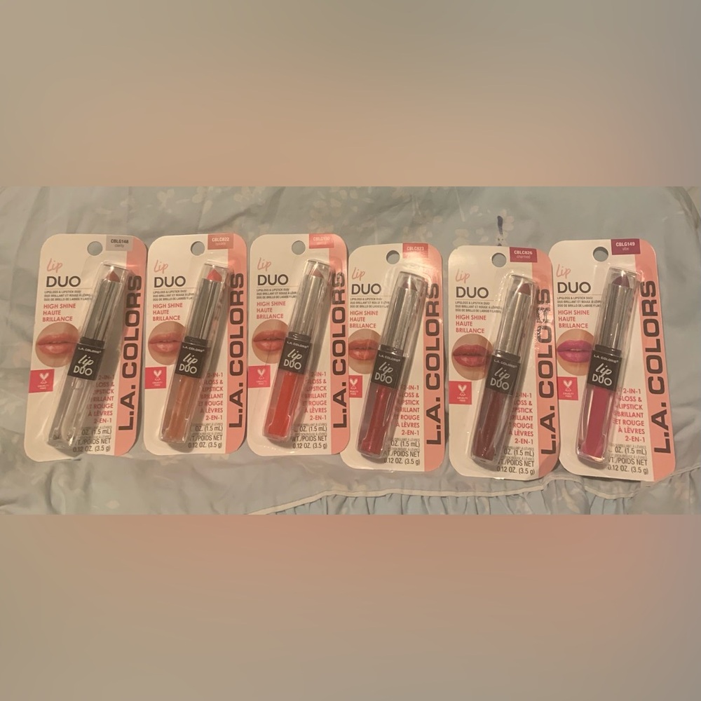 ✨⚡️💥2 pkg L.A. Colors Lip Duo, 2-in-1 combining lipstick and lip gloss.